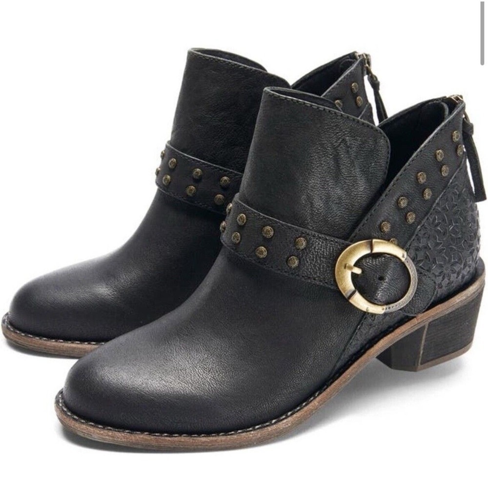 Black Women's Ankle Boots with Decorative Buckle
